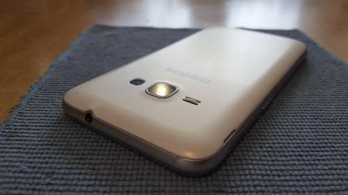 Samsung Galaxy J1 8GB White [2016 Edition] SM-J120F {Great Condition}
