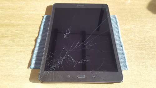 Samsung Galaxy Tab A 16GB Grey SM-P555 {Poor - Cracked Screen}