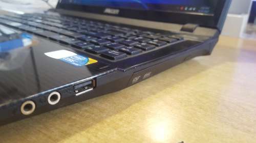 Mecer XPression Laptop W251HU {Laptop - Good Condition}