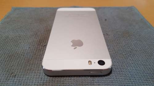 iPhone 5s 16GB Silver {Good Condition 8.5/10} (6 Month Warranty)