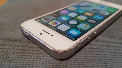 iPhone 5s 16GB Silver {Good Condition 8.5/10} (6 Month Warranty)
