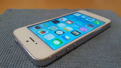 iPhone 5 64GB White {Good Condition 7.5/10} (6 Month Warranty)