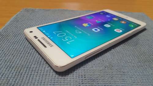 Samsung Galaxy A5 16GB White {Good Condition 8.5/10} (6 Month Warranty)