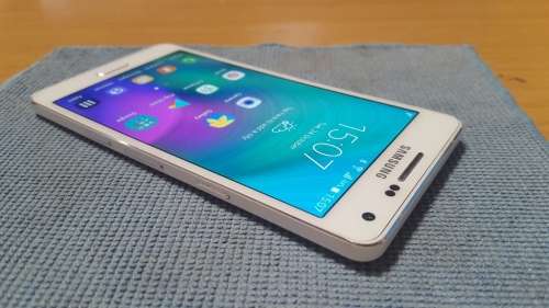 Samsung Galaxy A5 16GB White {Good Condition 8.5/10} (6 Month Warranty)