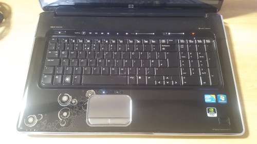 HP Pavilion dv8 Laptop! 18.4' Beast! {9/10} (6 Month Warranty}
