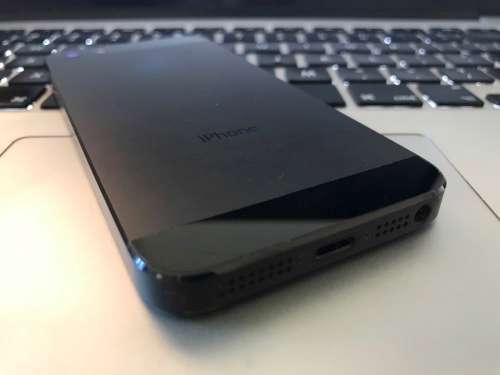 iPhone 5 16GB Space Gray {Good Condition 8.5/10}