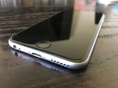 iPhone 6s 32GB Space Gray {9.5/10 - Amazing Condition!} (6 Month Warranty}