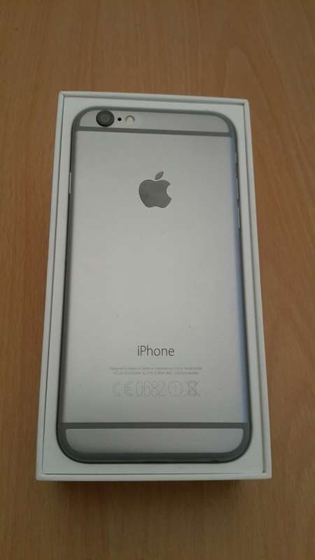 iPhone 6 64GB Spacegray + Extras (Bargain buy)