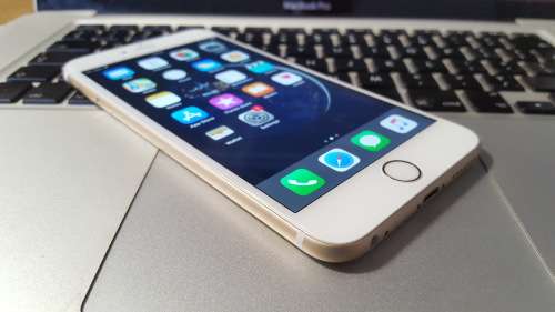 iPhone 6s Plus 16GB Gold {9/10} (6 Month Warranty)