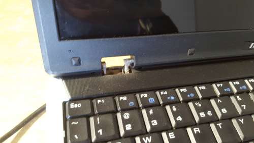 MSI CR500 Laptop MS-1683 - 2.1GHz, 2GB Ram, Windows 7 {8/10}