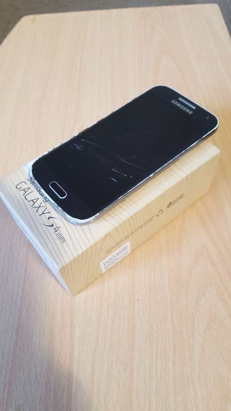 Samsung S4 Mini (Dead LCD) Great for spares