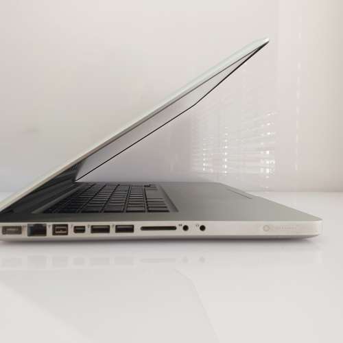 MacBook Pro "Core i7" 2.3 15" Mid-2012, 8GB RAM, 1TB HDD - For Parts