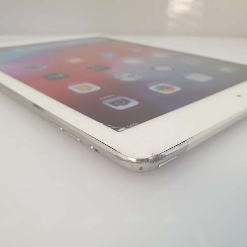iPad Air 1st Gen 128GB Wifi + 3G Silver Cracked Screen