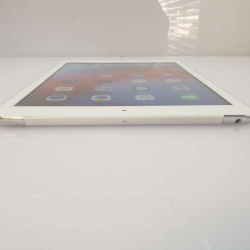 iPad Air 1st Gen 128GB Wifi + 3G Silver Cracked Screen