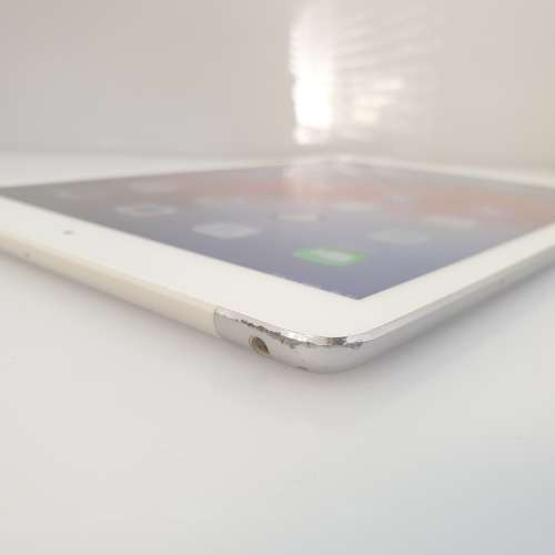 iPad Air 1st Gen 128GB Wifi + 3G Silver Cracked Screen