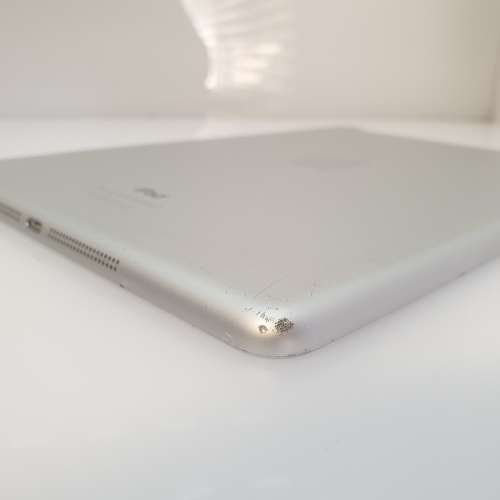 iPad Air 1st Gen 128GB Wifi + 3G Silver Cracked Screen