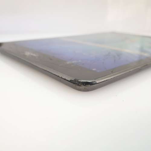 Samsung Galaxy Tab A 9.7 16GB (2015) (Wifi + LTE) - Cracked Screen
