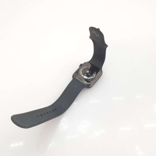 Apple Watch Series 5 44mm Space Gray - Cracked Screen