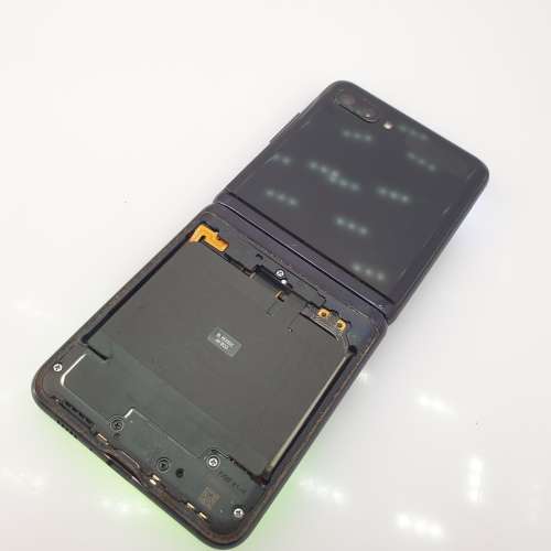 Samsung Galaxy Z Flip - Dead Screen - For Parts