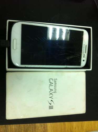 Samsung Galaxy S3 White -Broken screen - Free shipping!