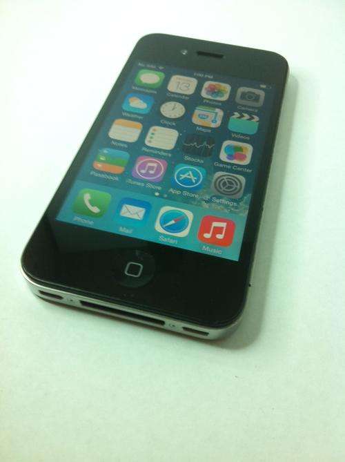 iPhone 4 32GB - Black - Free delivery!