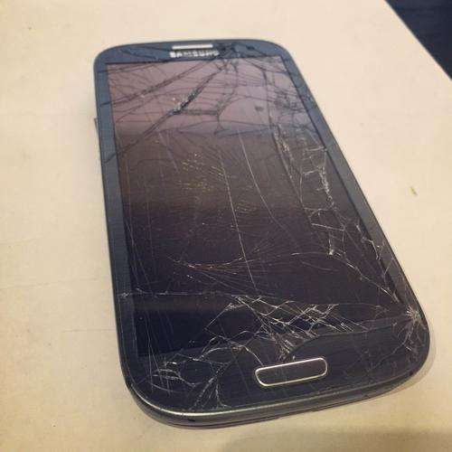 Samsung Galaxy S3 Grey - Dead- Free shipping!