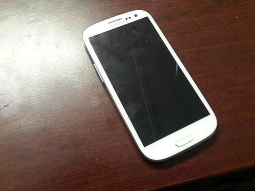 Samsung Galaxy S3 White - Dead- Free shipping!