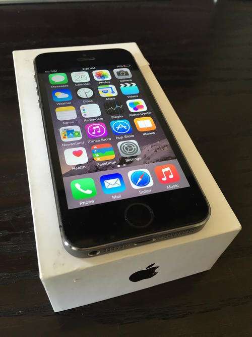 Stunning iPhone 5s 64 Gb Space Gray - Free courier!