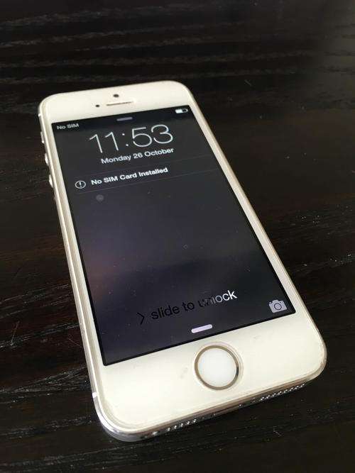 Apple iPhone 5s 64 Gb Silver/White