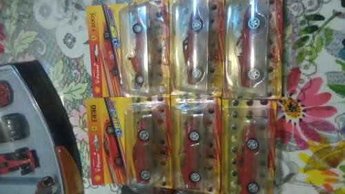 Ferrari - 3 Shell Hot Wheel sets with display case
