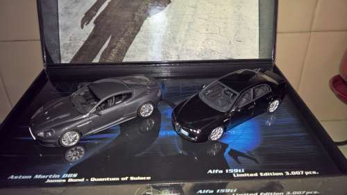 James Bond Boxset of 2 cars - Aston Martin DBS & Alfa-Romeo 159 ti