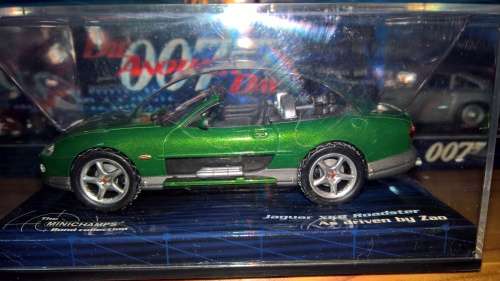 Jaguar XKR Convertible - James Bond