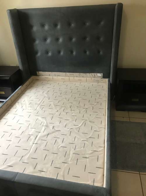 Coricraft Benton Full leather bed Columbian Black