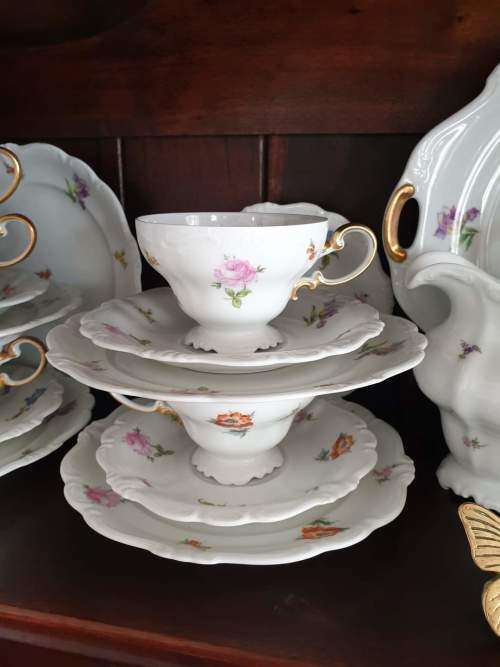 Very Large Rosenthal Pompadour Tea and Coffee Set for 10 / 39 Pieces. Decorated with differ