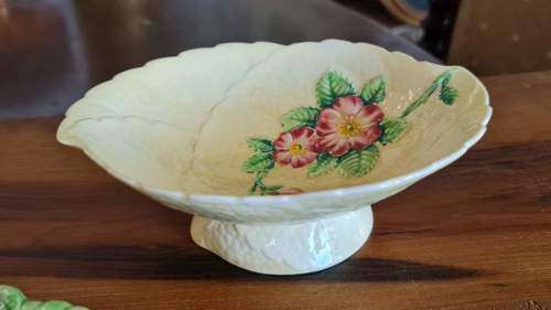 Carlton Ware Australian Design Yellow Leaf Shaped Foo
