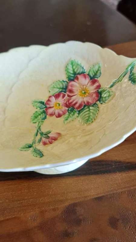 Carlton Ware Australian Design Yellow Leaf Shaped Foo