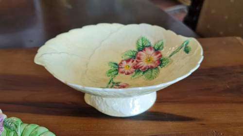 Carlton Ware Australian Design Yellow Leaf Shaped Foo
