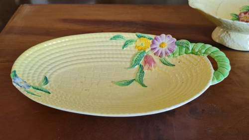 Carlton Ware Australian Design Yellow Leaf Shaped Foo