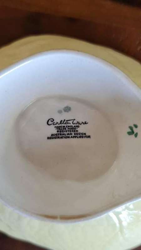 Carlton Ware Australian Design Yellow Leaf Shaped Foo