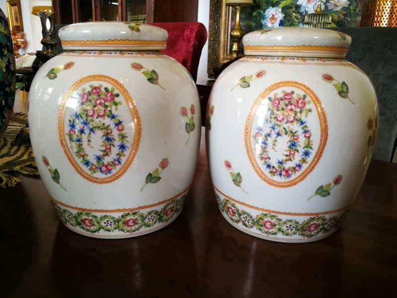 A Beautiful Xian Ju Jianzhi Asian Decor Ginger Jars / Lidded Urns. Stamped.