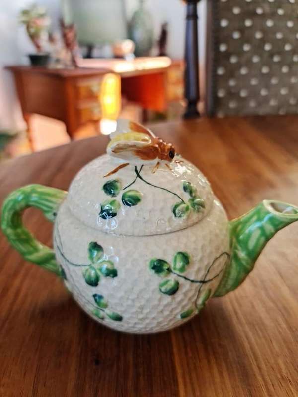 Vintage Honey Bee and Honeycomb 3 Piece Tea Set Pot, Creamer & Sugar - Made In Japan