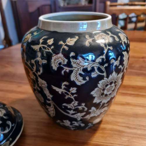 Ginger Jar Gorgeous Blue Hand-made Lidded Urn / Ginger Jar. Beautiful florals! Pristine condition.