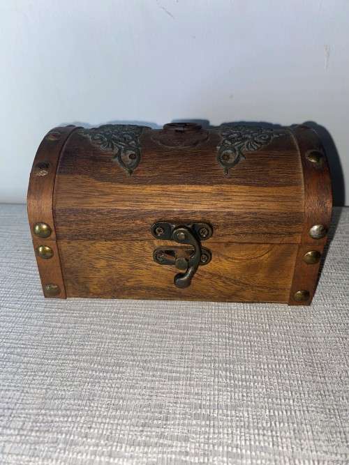 Beautiful Vintage Little Treasure Chest