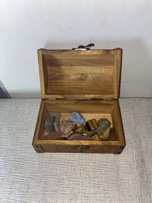 Beautiful Vintage Little Treasure Chest