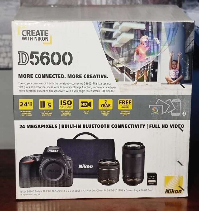 Nikon D5600 Camera Set for Sale - Immaculate Condition!
