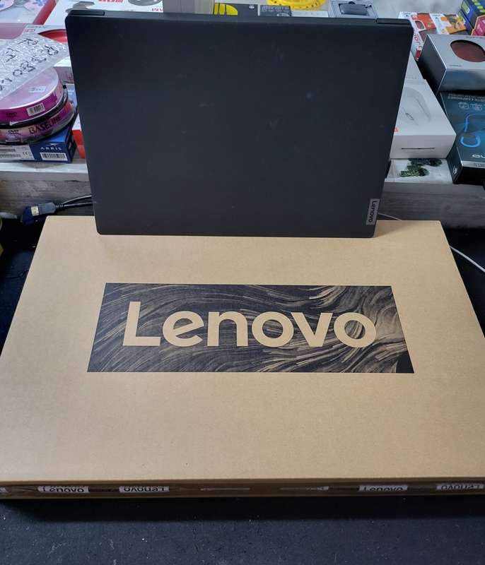 Lenovo Ideapad 3 Intel Celeron N4020 5 Months old