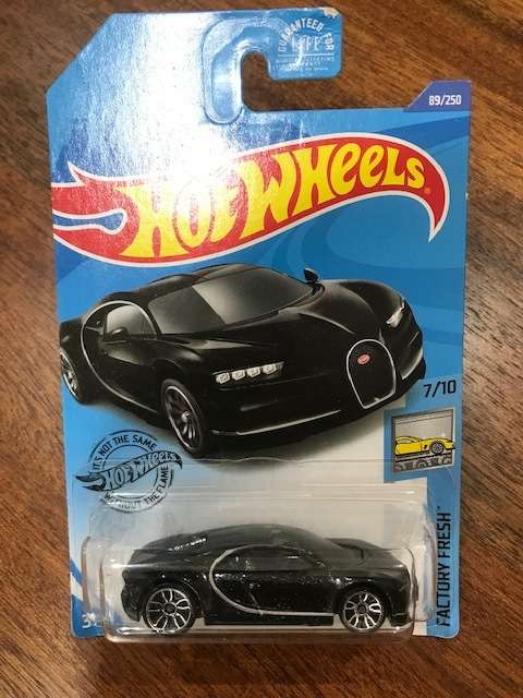 HOTWHEELS DOU - BUGATTI CHIRON and ASTON MARTIN