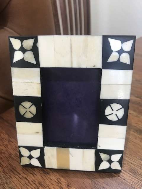 BOX OF 4 HANDMADE PICTURE FRAMES, 4 DIFFERENT STYLES AVAILABLE