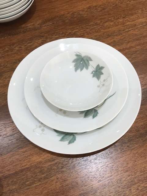 HUGE - 73 PIECE GENUINE NORITAKE JAPAN WILD IVY `102` DINNER SET