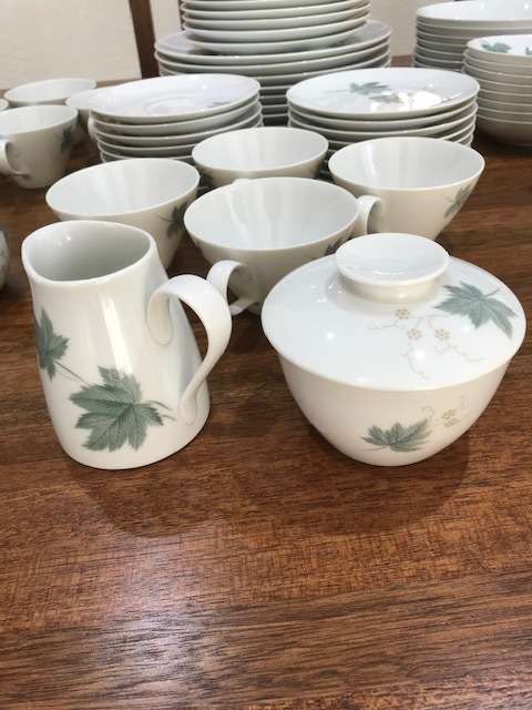 HUGE - 73 PIECE GENUINE NORITAKE JAPAN WILD IVY `102` DINNER SET